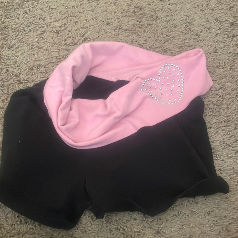 I’m selling sorts it’s a size 10-12 L/G